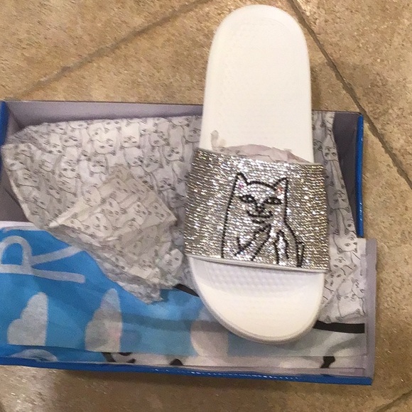RIPNDIP size 11 woman - Picture 4 of 5